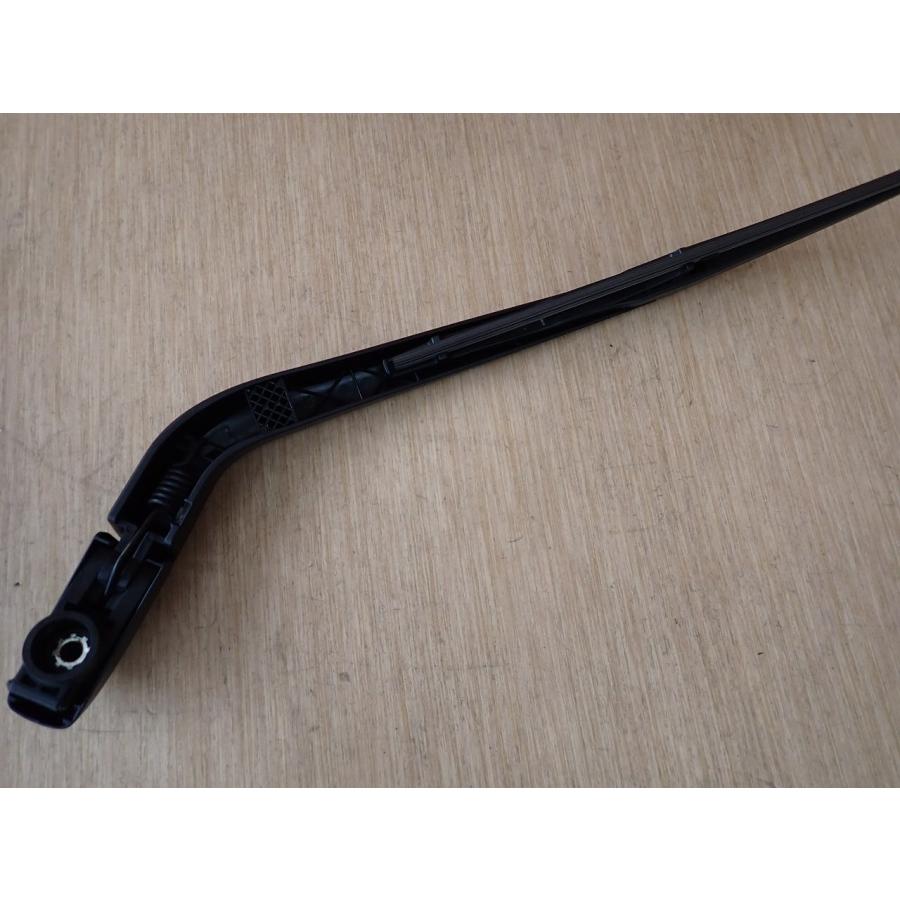 H29 ムーヴキャンバス LA800S リアワイパーアーム |  | 03