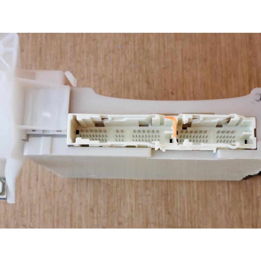 H24 レクサス CT200 ZWA10 ヒューズボックス/フューズボックス |  | 03