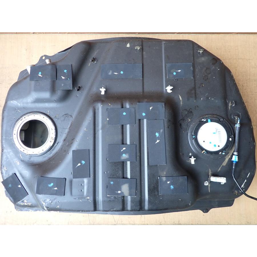 R1 セレナ GFNC27 フューエルタンク/ガソリンタンク/燃料タンク |  | 01