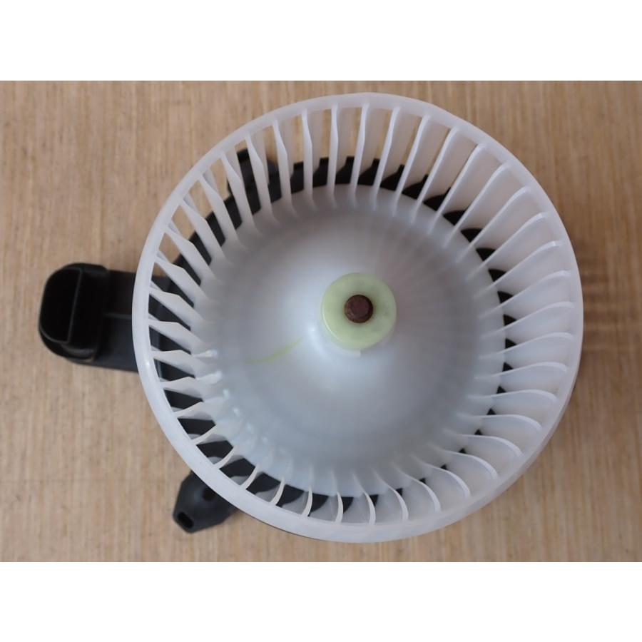 H26 ノア ZRR85W ヒーターモーター/ブロアファン |  | 02