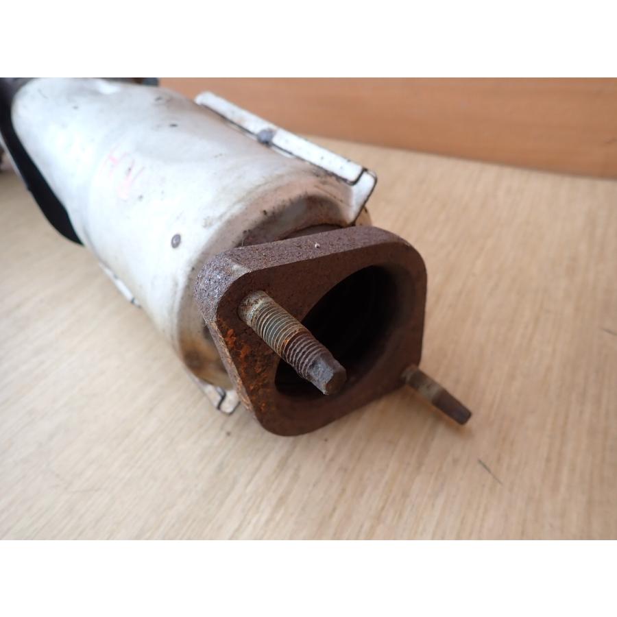 H13 シーマ GF50 エキマニ/エキゾーストマニホールド 右側 |  | 02