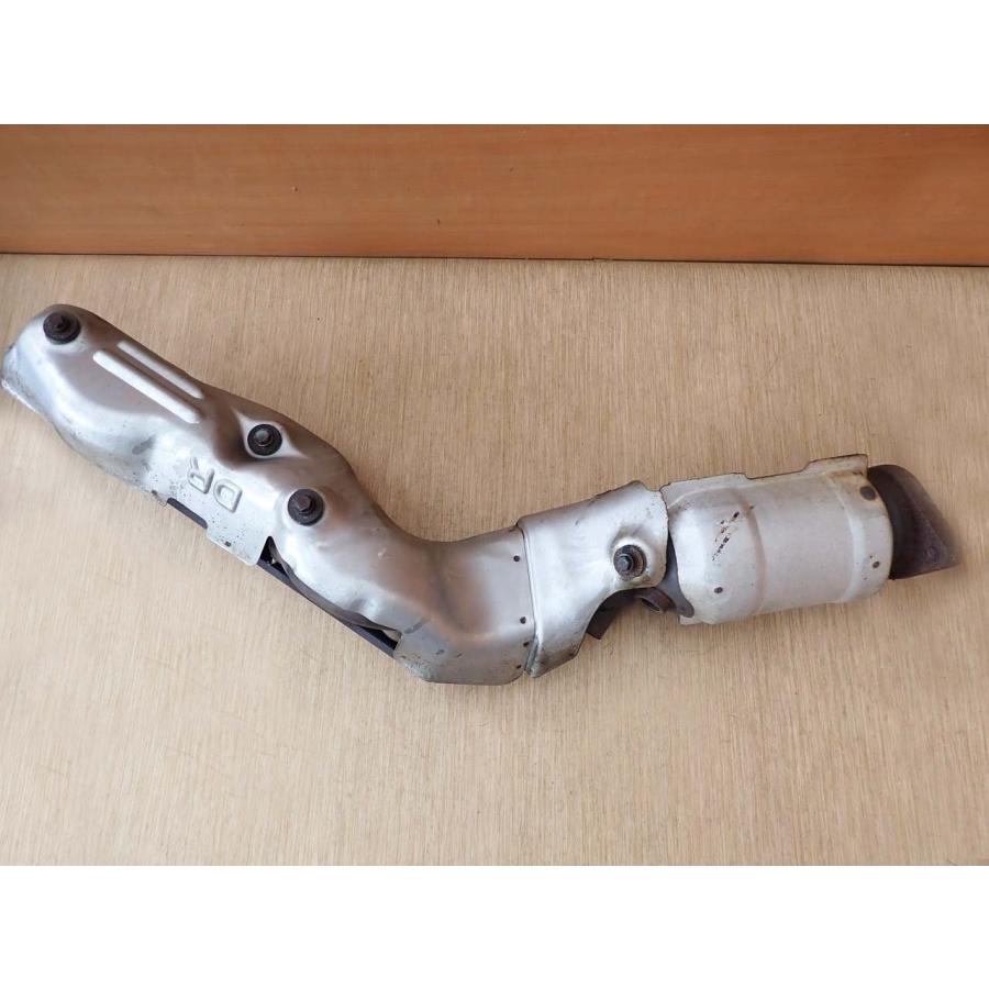 H13 シーマ GF50 エキマニ/エキゾーストマニホールド 右側 |  | 04