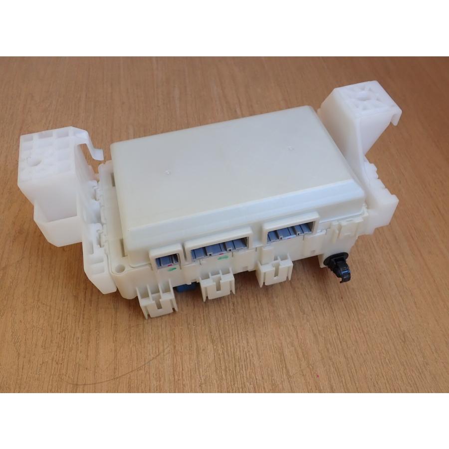 H23 モコ MG33S ヒューズボックス/フューズボックス |  | 04