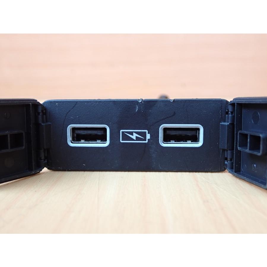 R4 フィット GR3 USBポート |  | 01