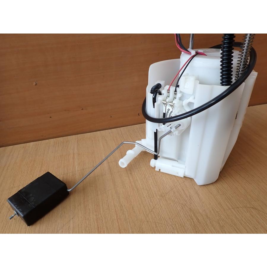 H27 レジェンド KC2 フューエルポンプ/ガソリンポンプ/燃料ポンプ |  | 01