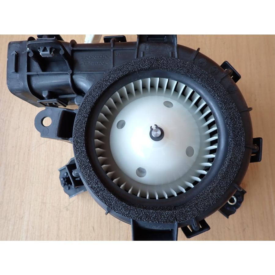 H27 レジェンド KC2 ハイブリッドバッテリー用ファン |  | 01