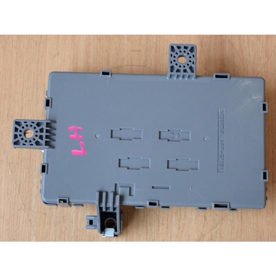 H27 レジェンド KC2 ヒューズボックス/フューズボックス/左側 |  | 03