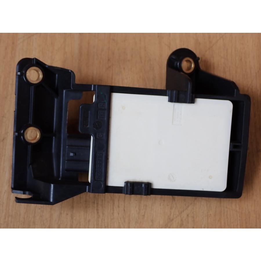 H27 レジェンド KC2 レーダーセンサー 右側 |  | 03