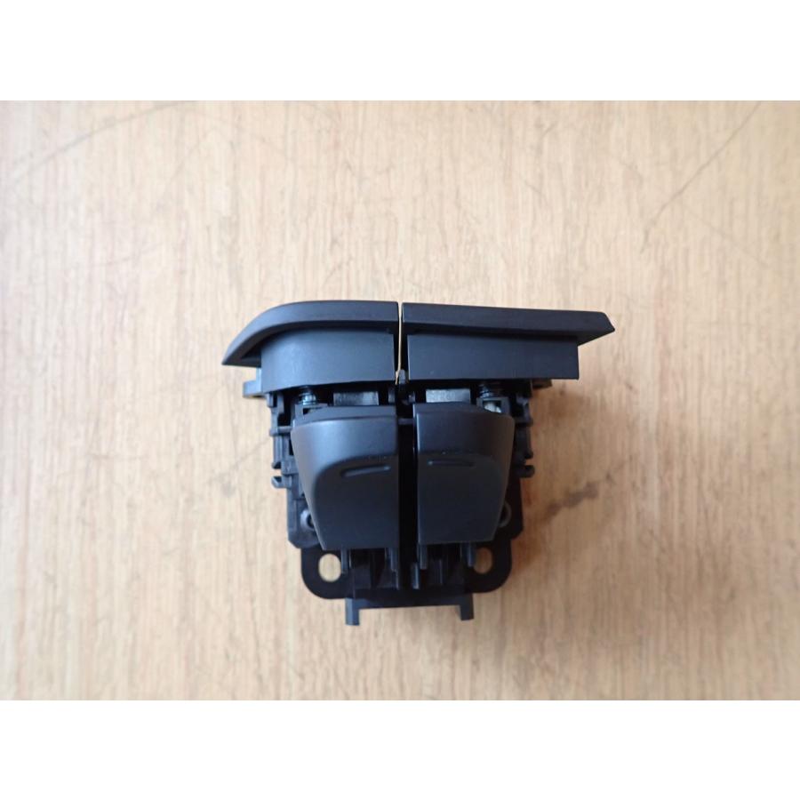 H24 フリード GP3 クルーズコントロールスイッチ/ステアリングスイッチ |  | 02