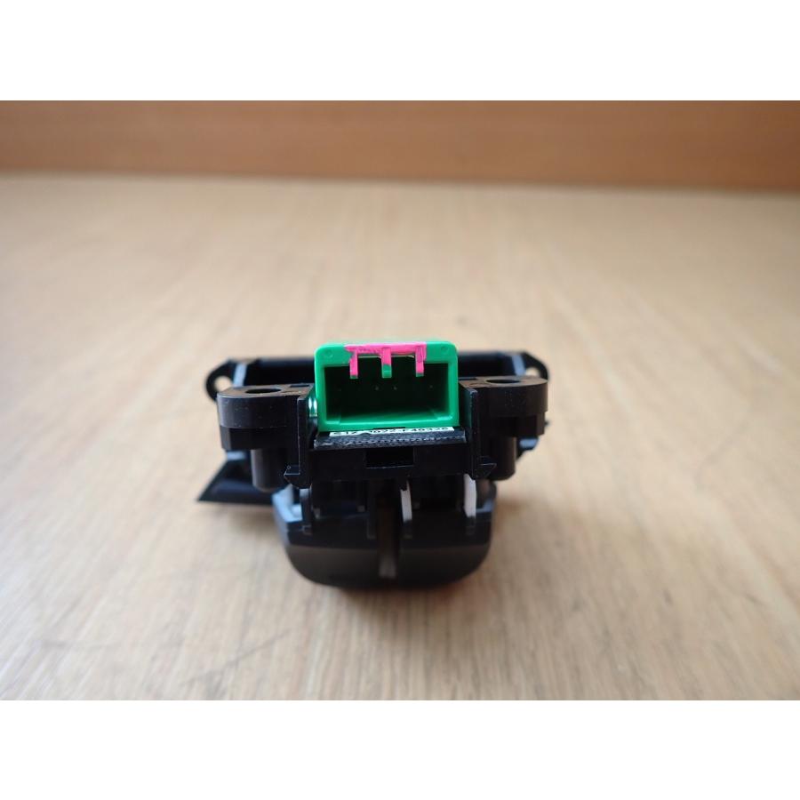 H24 フリード GP3 クルーズコントロールスイッチ/ステアリングスイッチ |  | 03