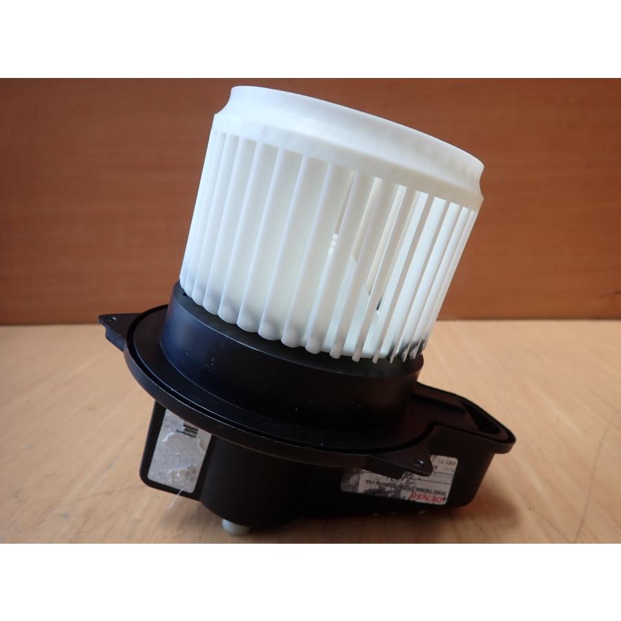 H26 フィアット 500 ヒーターモーター/ブロアファン |  | 02