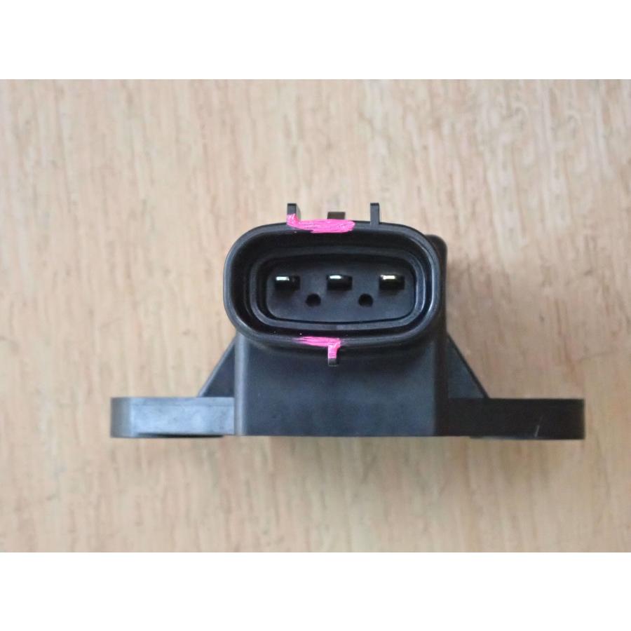 H22 ヴォクシー ZRR70G ヨーレートセンサー |  | 01