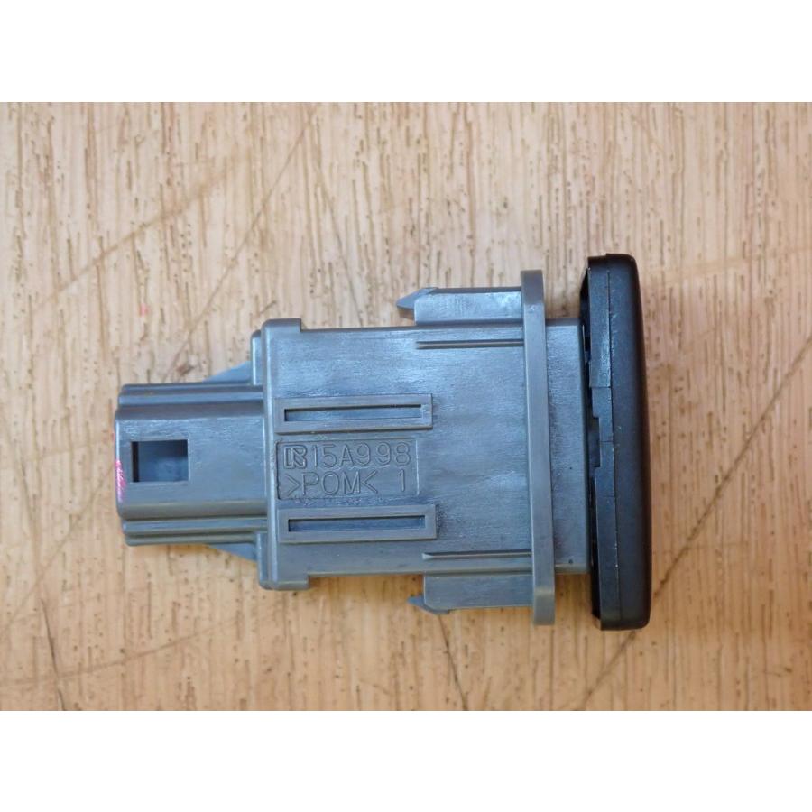 H24 プリウスα ZVW41W ヘッドライトウォッシャースイッチ |  | 01