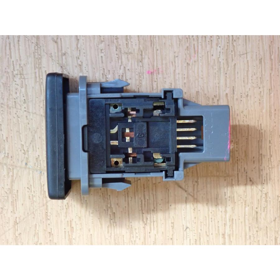 H24 プリウスα ZVW41W ヘッドライトウォッシャースイッチ |  | 02