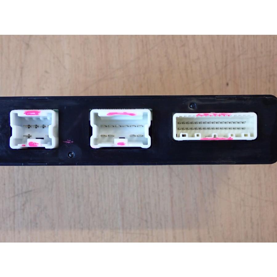 H26 エルグランド PE52 右側スライドドアコントロールコンピューター |  | 03