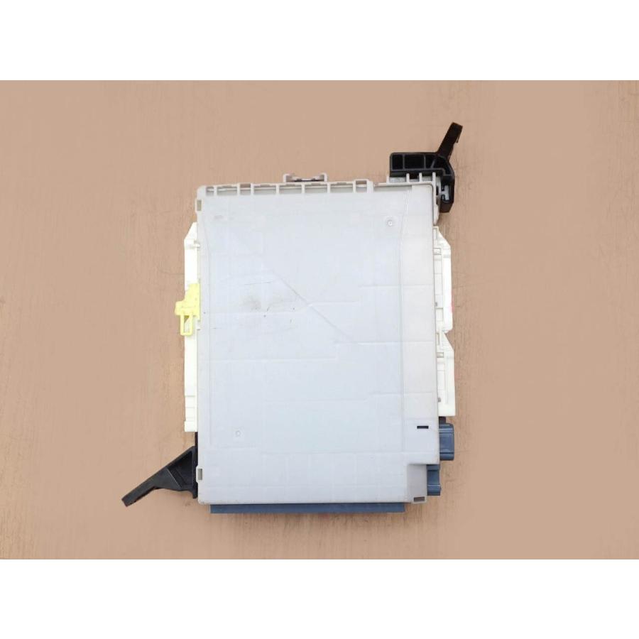 H25 レクサス IS250 GSE30 BCMコンピューター/ボディコントロールモジュール |  | 02