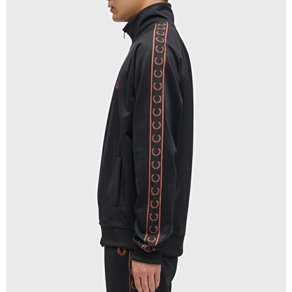 FRED PERRYトラックジャケット Ｍ ブラック フレッドペリー 黒 Taped Track Jacket(S 198：BLACK): | FRED PERRY JAPAN