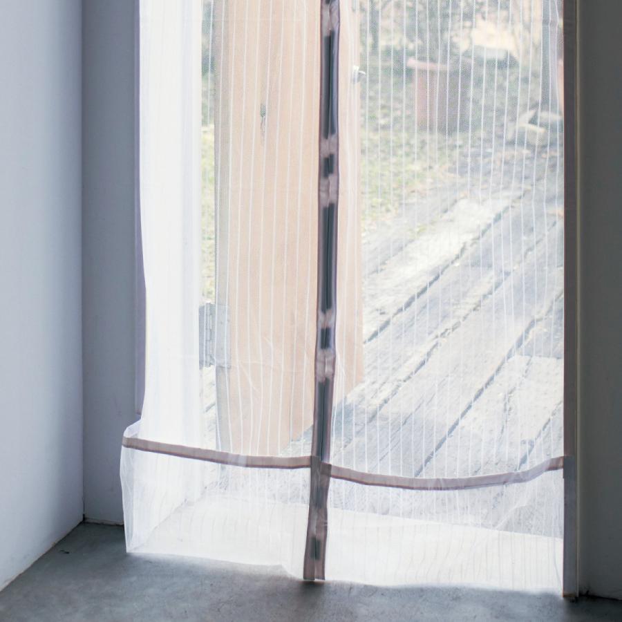 長さが調節できるマグネット式玄関網戸カーテン 幅約１００ｃｍ ブラック F 001 ベルメゾン インテリア Yahoo 店 通販 Yahoo ショッピング