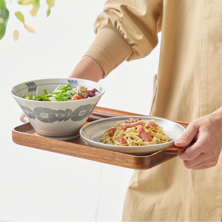 手書き風の青い花の食器シリーズ「ブロッサム」 プレートM2枚組