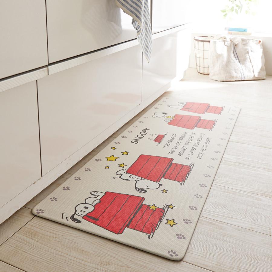 スヌーピー 拭ける素材のふかふかキッチンマット アイボリー系 約45 1 ベルメゾン Paypayモール店 通販 Paypayモール