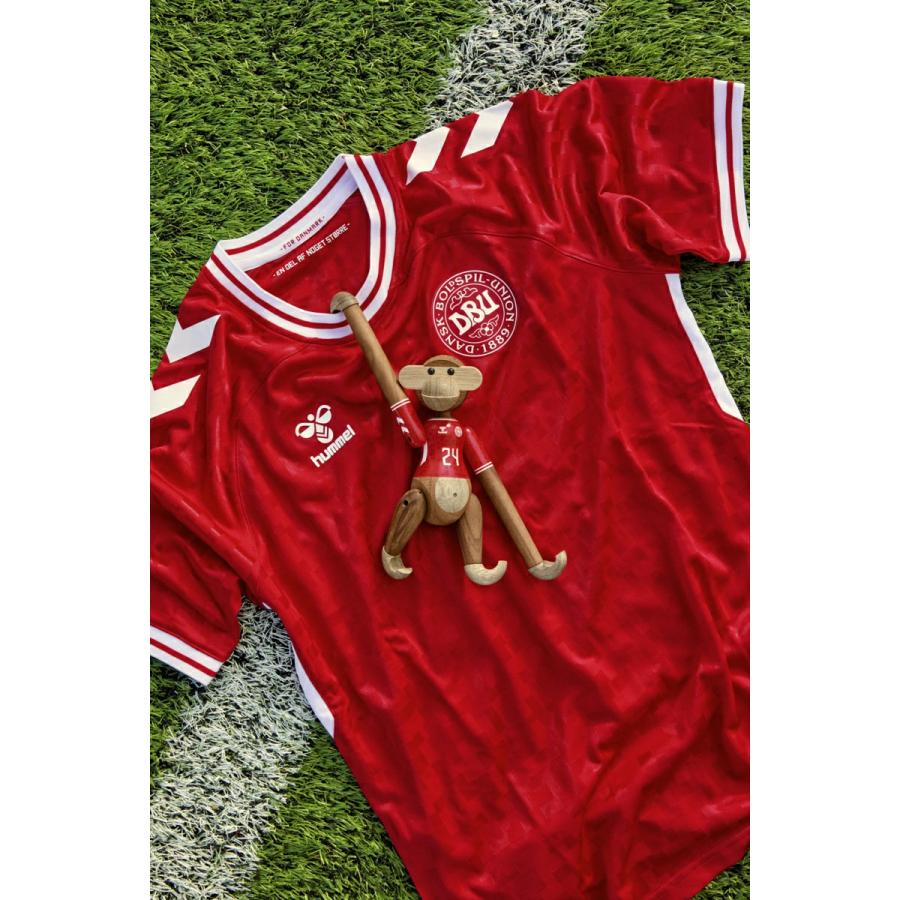 カイボイスン モンキー Monkey x DBU Man 2024 (S) teak/limba 39562 北欧  サッカー ユニフォーム インテリア 置物 ギフト クリスマス | KAY BOJESEN DENMARK | 07
