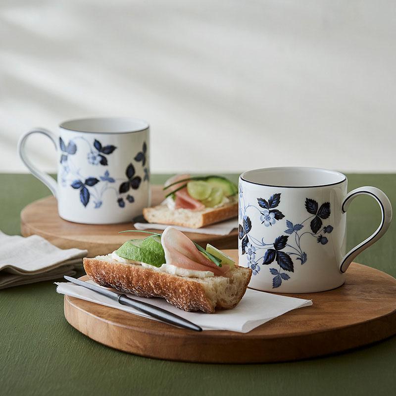 WEDGWOOD（ウェッジウッド） ストロベリー インクブルー マグ ボーン