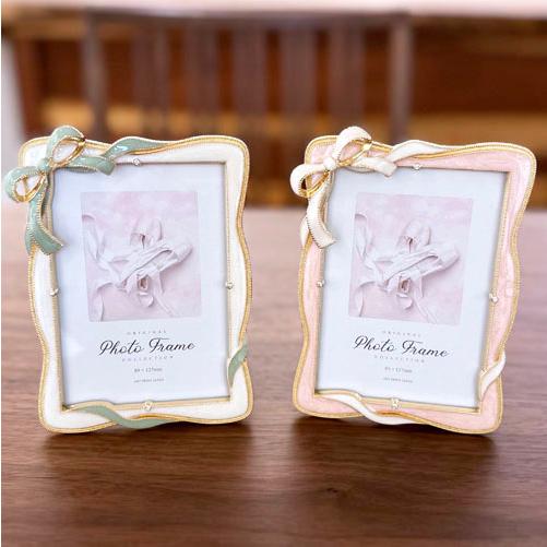 リボンフレーム / サービスLサイズ (90×128mm) / ピクチャーフレーム apjframeribonベルセーブ 通販