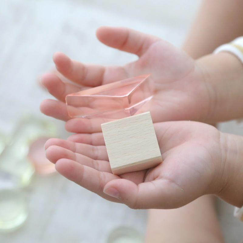 【極美品】ベルビーアンファン　アクリル積み木　26ピース　出産祝い　誕生祝い Lumiere Cubes アクリル積み木 26ピース(日本製) | Bellevie Enfant