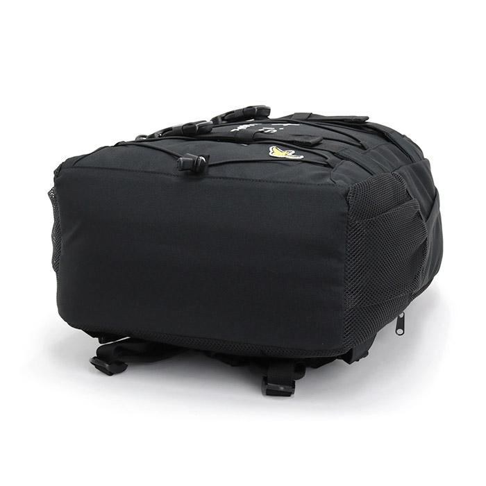 What it isNt）ART BY MARKGONZALES マークゴンザレス（What it isNt