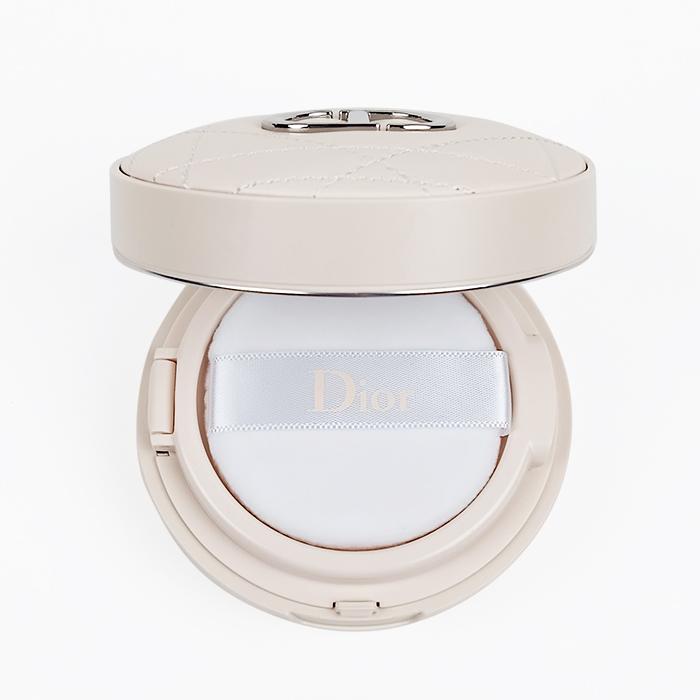 Christian Dior ディオールスキン フォーエヴァー クッション Christian Dior ディオールスキン フォーエヴァー クッション