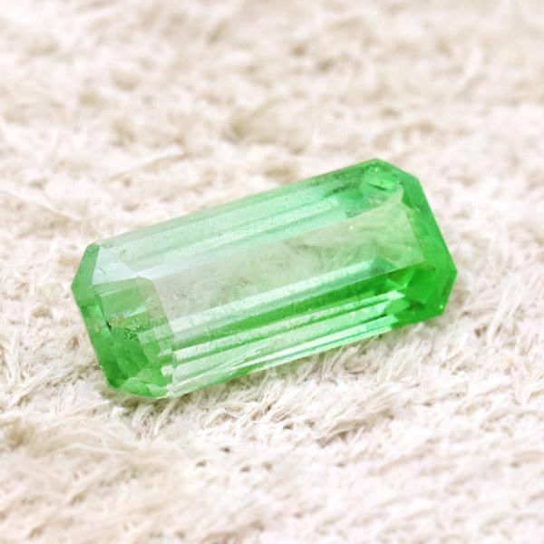 バイカラーグリーンガーネット オクタゴン 0.74ct１個限定 製品