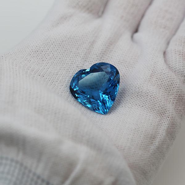 大粒ハート 21mm ロンドンブルートパーズ 31.78ct 製品オーダー可能 誕生石11月の画像