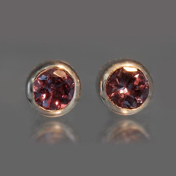 紫様 オーダー　カラーチェンジガーネット　ピアス　ペンダントトップ　K18yg カラーチェンジガーネット オーバル ミルククラウンセッティング