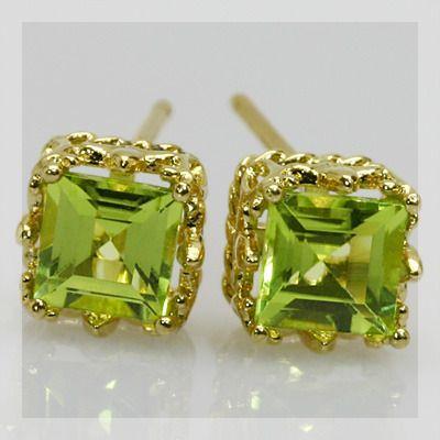 繊細レース ペリドットスクエアピアス PT900 K18 K10対応