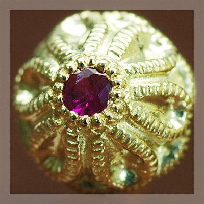 クラシカルボタン”ルビーピアス 誕生石 7月 PT900 K18 K10対応