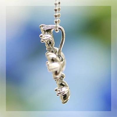 ダイヤモンドをふんだんに使って”雪の結晶のようなキラメキ”ダイヤモンドクロスペンダントトップ PT900 K18 K10対応 誕生石 4月の画像