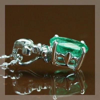ザンビア産 エメラルド リリーデコール ペンダントトップ チェーン無し 
