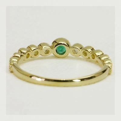 エキゾチックな鮮やかさ エメラルド ローズカットダイヤモンド  