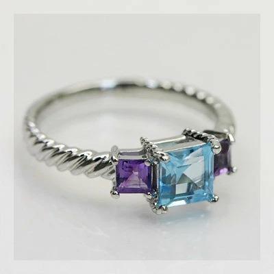 さわやかカラーでクールに ブルートパーズ アメシストリング 誕生石 2月 11月 PT900 K18 K10対応の画像