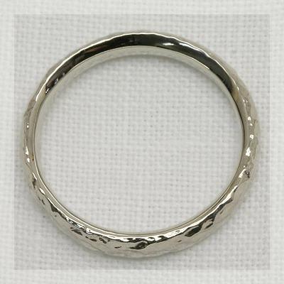 重ねて手元際だつ ハンマー・テクスチャーリング PT900 K18 K10対応の画像