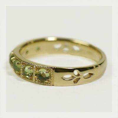 ネオ・ゴシック調ペリドットミル打ちリング PT900 K18 K10対応の画像
