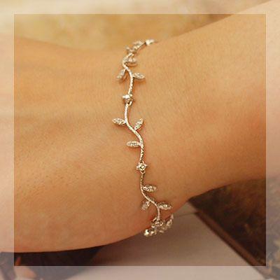 クーポン登場 ダイヤモンド リーフブレスレット※こちらの商品はご注文頂いてからお届けまで１ヶ月ほどお時間がかかります。 誕生石 4月