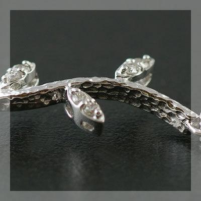 クーポン登場 ダイヤモンド リーフブレスレット※こちらの商品はご注文頂いてからお届けまで１ヶ月ほどお時間がかかります。 誕生石 4月