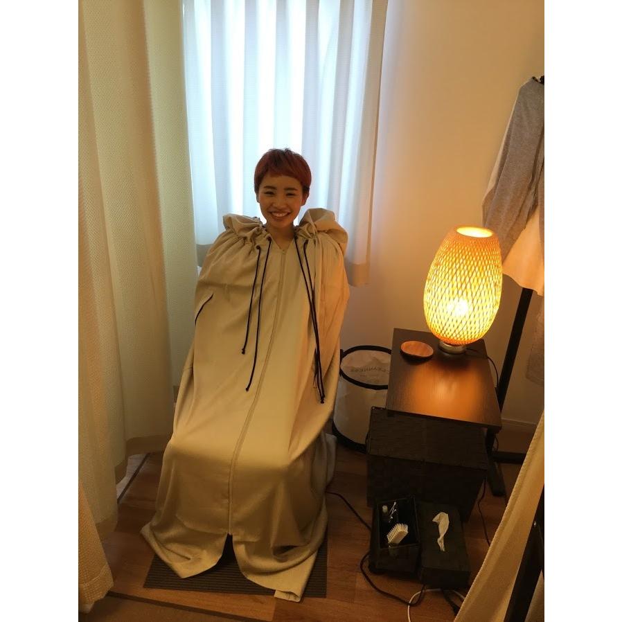 蒸気を逃がさない よもぎ蒸し用フード付き完全防水マント 商品詳細画像 ボディ生地シャンパンゴールド フード裏地ゴールド Gjapm25 身体に優しいショップ 通販 Yahoo ショッピング