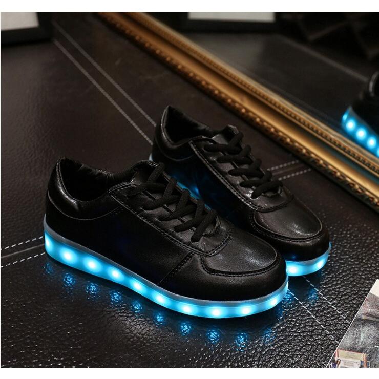 スニーカー Ledスニーカー 光る靴 光るスニーカー 7カラーチェンジスポーツシューズ 充電式ledスニーカー メンズ レディース シューズ くつ 男女 Led Fgx01 ベンキア 通販 Yahoo ショッピング