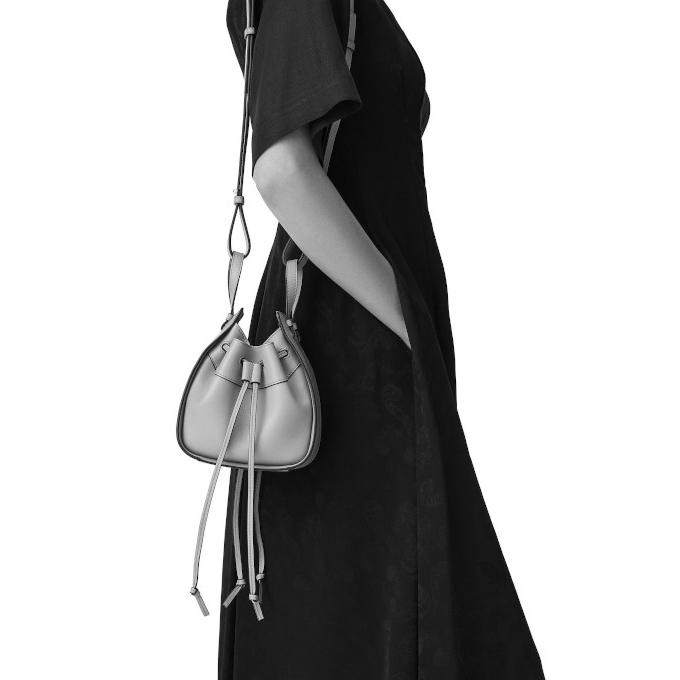 ロエベ LOEWE ハンモック ドローストリングス ミニ 314.12.V07 LOEWE】ロエベ『ハンモック ドローストリング バッグミニ』314.12.V07