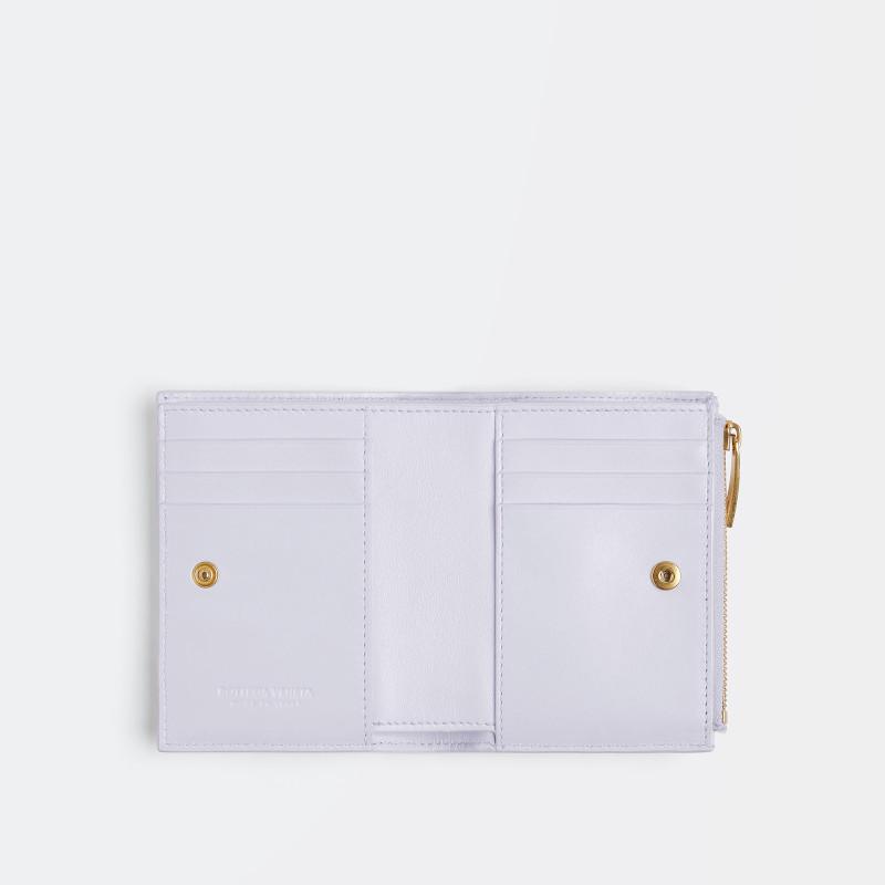 BOTTEGA VENETA ボッテガ・ヴェネタ Cassette intrecciato BOTTEGA VENETA ボッテガ・ヴェネタ Cassette intrecciato