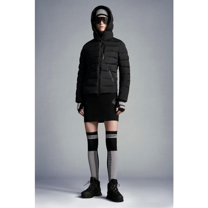 MONCLER モンクレール HERBE エルブ 黒 ロゴ 袖 ワッペン フーデッド 