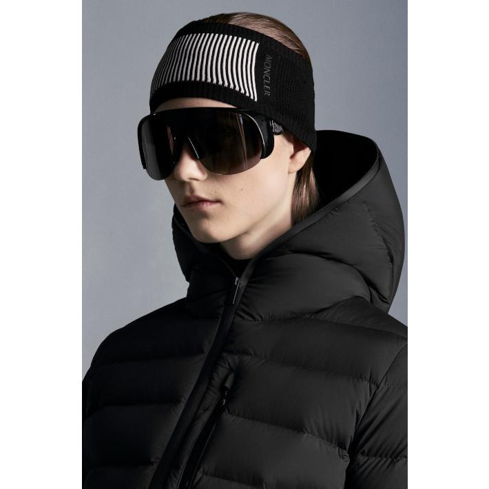 MONCLER モンクレール HERBE エルブ 黒 ロゴ 袖 ワッペン フーデッド 