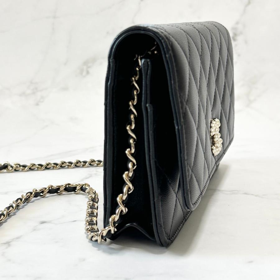 CHANEL シャネル パール ロゴ チェーン バッグ CHANEL シャネル パール ロゴ チェーン バッグ